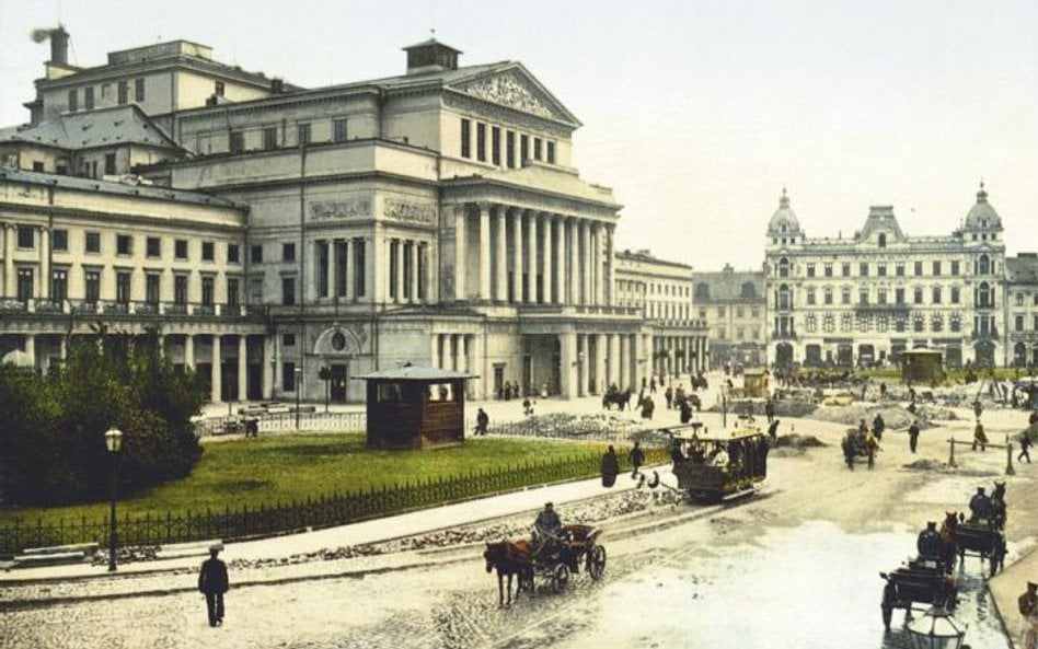 Teatr Wielki w Warszawie pojawia się w opowiadaniu „Skandal w Bohemii” jako Imperial Opera of Warsaw