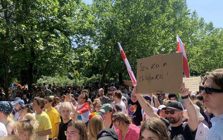 Hasła na transparentach wyrażały osobiste pragnienia i nadzieje