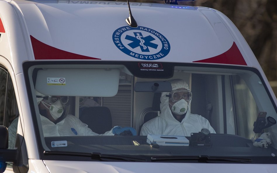 Dyrektor pogotowia w Gorzowie Wlkp. dostawał pogróżki. Bo wymagał szczepień przeciw Covid-19