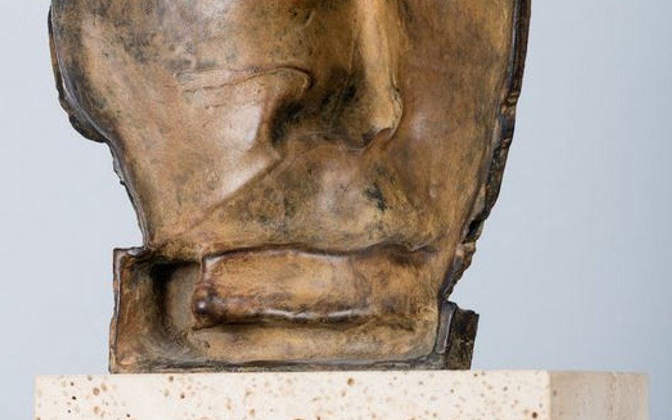 Brązowy odlew głowy Adriana – autorstwa Igora Mitoraja