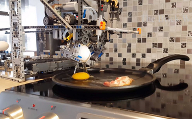 Skonstruował robota z klocków Lego, który może usmażyć śniadanie