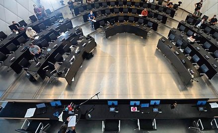 Rada Antwerpi wprowadza godzinę policyjną od 23.30 do 6.00