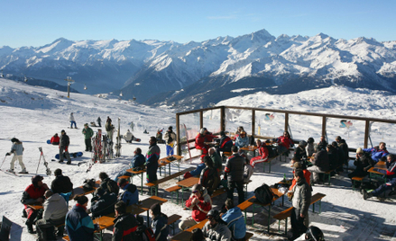 Madonna di Campiglio boi się nadmiaru turystów. Ograniczy narciarzom karnety