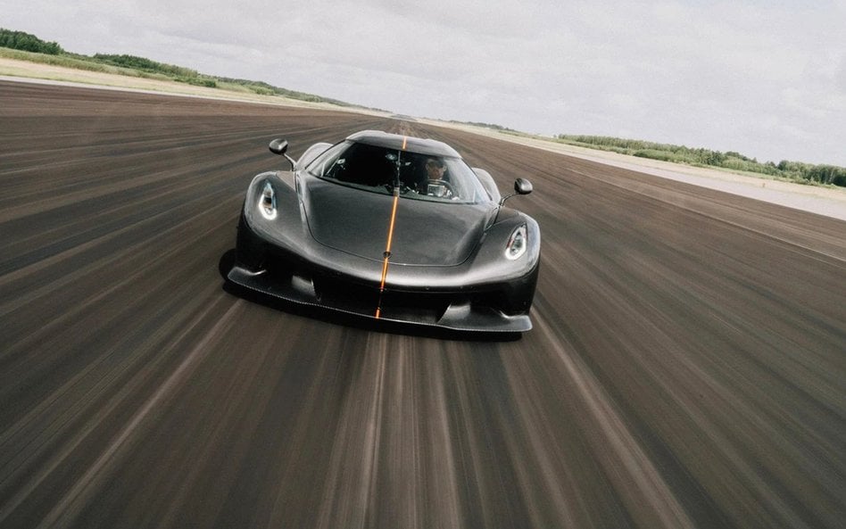 Koenigsegg Jesko Absolut rozpędził się od 0 do 400 km/h i wyhamował do zera w czasie 25,21 sekundy