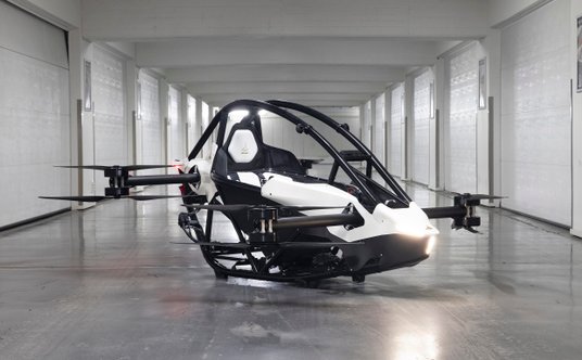 Jetson, szwedzki startup, to autor nowatorskiego, pasażerskiego drona Jetson One. To hit – kupiły go