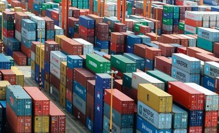 Do Polski trafia coraz więcej kontenerów