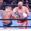 Adam Kownacki (z prawej) w zwycięskiej walce z Amerykaninem Chrisem Arreolą w sierpniu ubiegłego rok