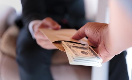 Ukraina: "Przyjaciel prezydenta" sprzedawał stanowiska za 1,5 mln dolarów