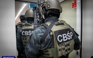 Zatrzymani to pięciu mężczyzn w wieku od 33 do 70 lat / zdjęcie ilustracyjne