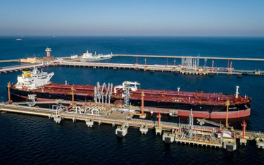 PKN Orlen podpisuje coraz więcej umów na jednorazowe dostawy ropy naftowej realizowane droga morską.