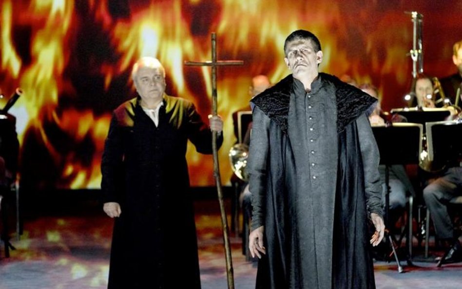 Spektakl „Dziady – Widma” łączy tekst II części „Dziadów” Mickiewicza z muzyką „Widm” Stanisława Mon
