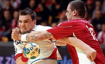 Michał Jurecki (z lewej) tuż przed turniejem zmagał się z kontuzją. Podobno już wszystko jest w porz