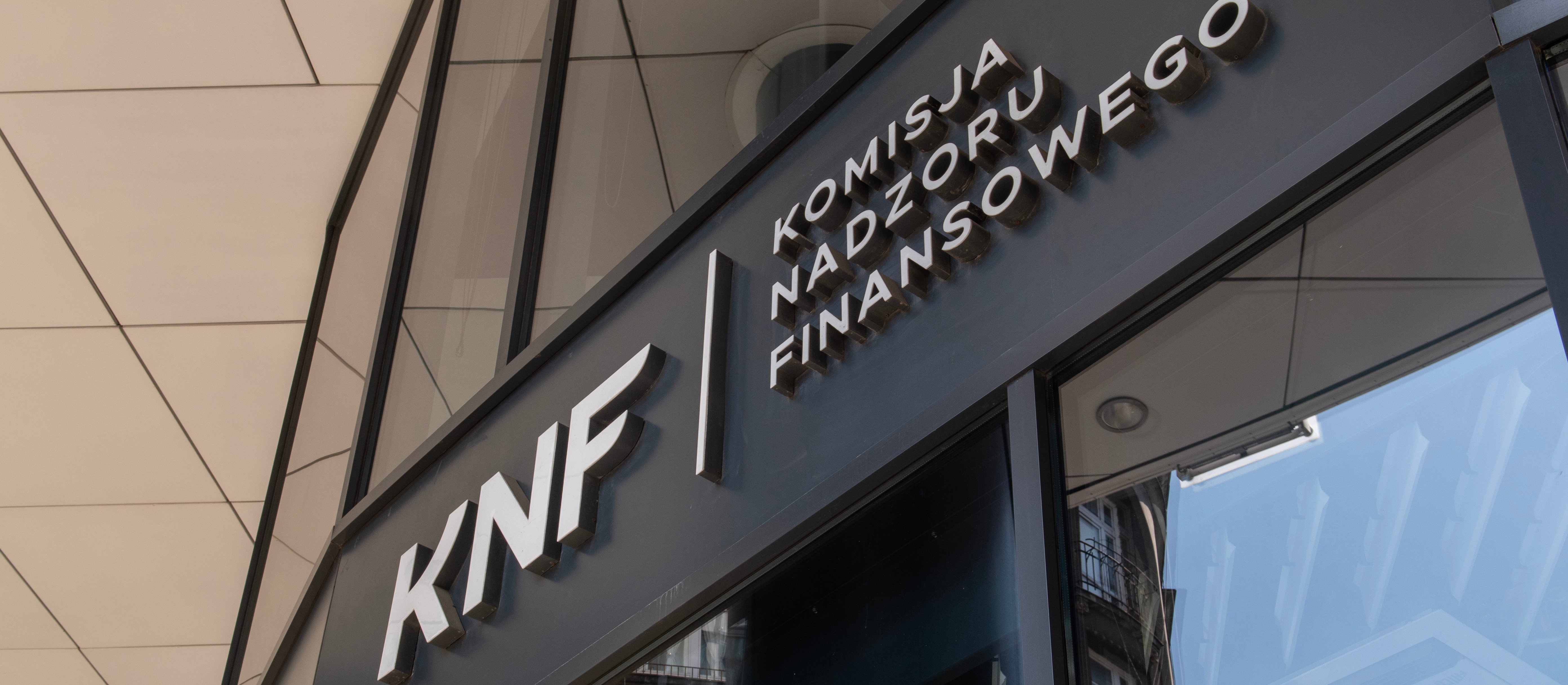 KNF wie, kto mógł naruszyć prawo. Chodzi o nagły wzrost akcji Energi