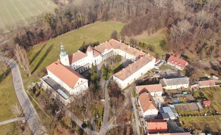 Dawna komandoria templariuszy, a następnie joannitów w Oleśnicy Małej – widok ogólny z lotu ptaka, o