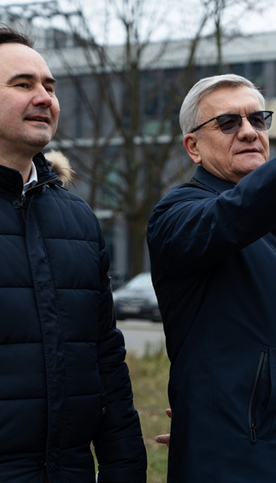 Wiceburmistrz Bielan Włodzimierz Piątkowski i rektor UKSW ks. prof. Ryszard Czekalski podczas uroczy