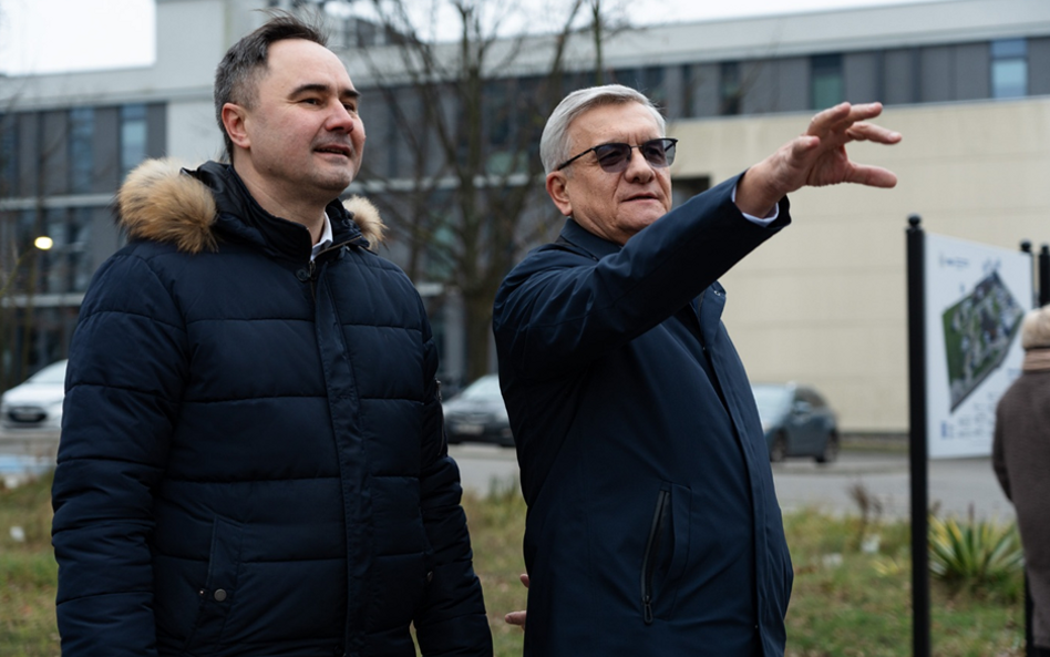 Wiceburmistrz Bielan Włodzimierz Piątkowski i rektor UKSW ks. prof. Ryszard Czekalski podczas uroczy