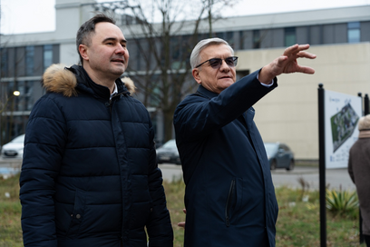 Wiceburmistrz Bielan Włodzimierz Piątkowski i rektor UKSW ks. prof. Ryszard Czekalski podczas uroczy