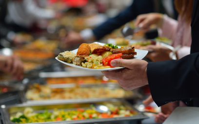 Kiedy pracodawca zaliczy wydatki na catering do kosztów uzyskania przychodów