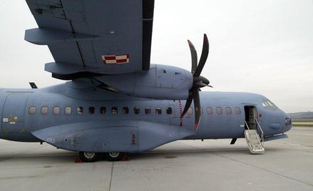 Samolot CASA C-295. Taki sam rozbił się pod Mirosławcem w styczniu 2008 r. Zginęło wtedy 20 osób