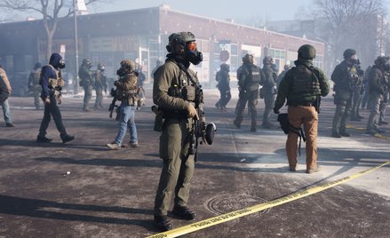 Protest po tym, jak agenci federalni śmiertelnie postrzelili 37-letniego Alexa Prettiego podczas pró