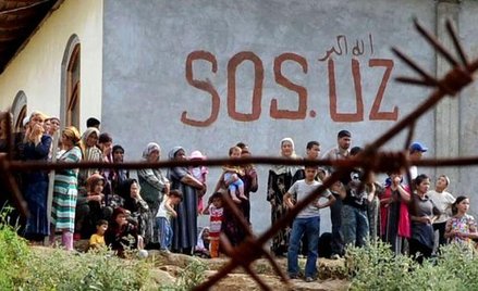 Na granicy kirgisko-uzbeckiej koczują setki ludzi, którzy uciekli z regionów ogarniętych konfliktem