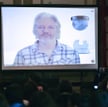 7 sierpnia Assange wziął udzial w wideokonferencji pod hasłem "Bez protestów nie ma demokracji", org