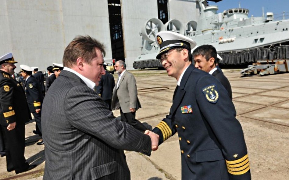 Przekazanie poduszkowca Chińskiej Armii Ludowo – Wyzwoleńczej na Ukrainie.