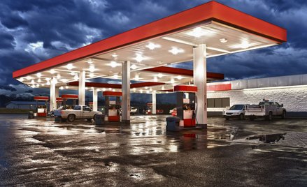 Trzy miesiące aresztu za zdemolowanie stacji benzynowej w Rymaniu. 37-latka była pod wpływem narkoty