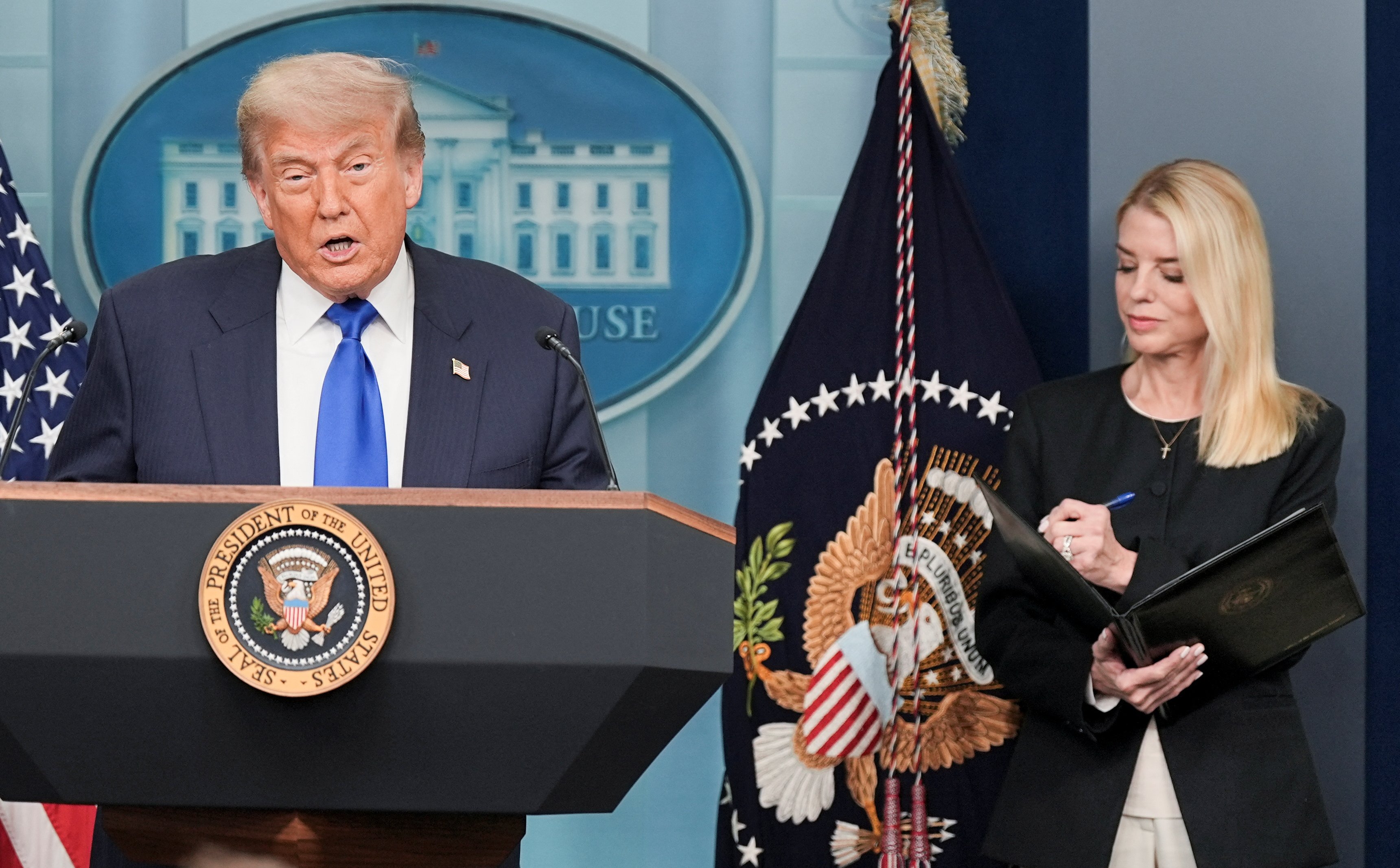 Trump domaga się od „Wall Street Journal” 10 miliardów dolarów odszkodowania. W tle sprawa Jeffreya Epsteina