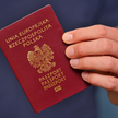 Szturm po paszporty. Jak zdobyć przepustkę za granicę dla siebie i dzieci?