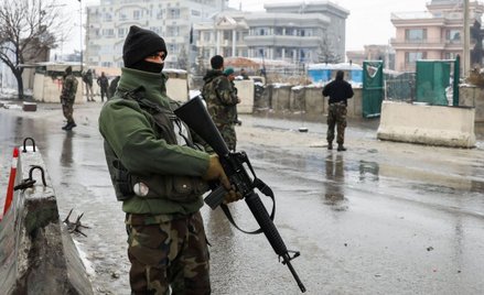 Afganistan: Krwawy zamach przed akademią wojskową w Kabulu