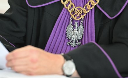 Kara złożenia sędziego z urzędu jest najsurowszą karą dyscyplinarną w polskim prawie.