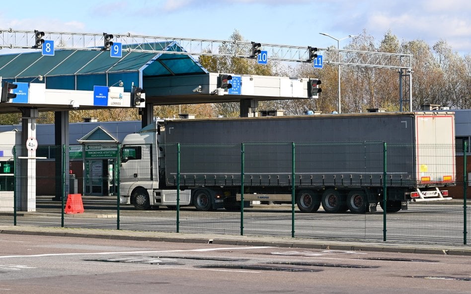 MF: Kierowcy ciężarówek będą rezerwować datę i miejsce przekroczenia granicy za 20 zł