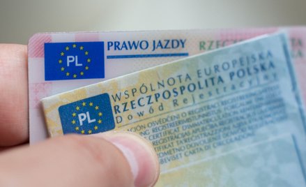 Dowodu rejestracyjnego i prawa jazdy lepiej nie zostawiać w domu