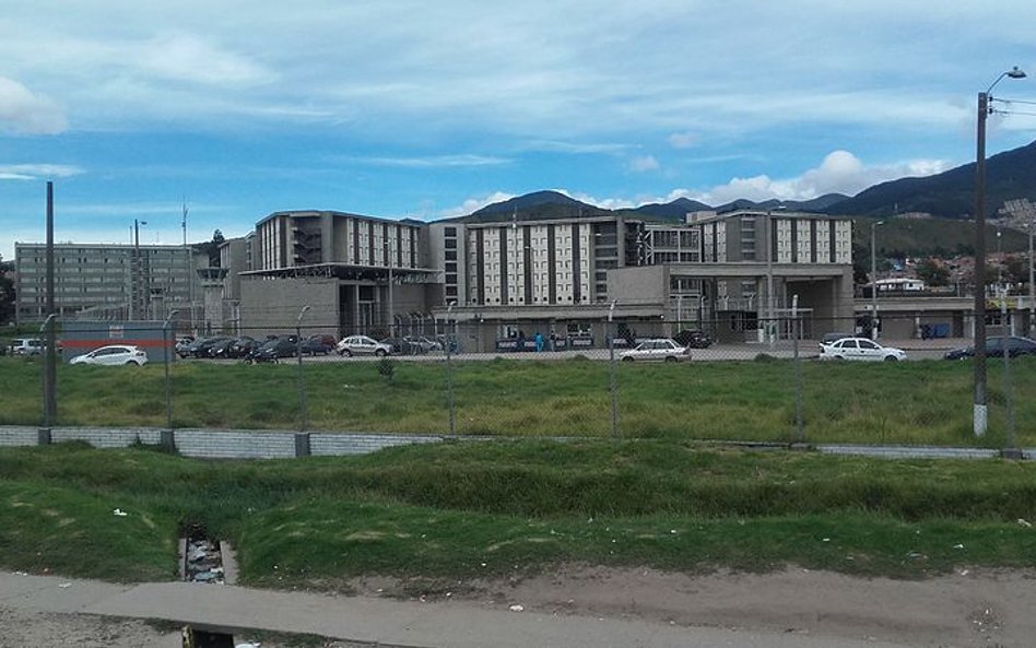 Kolumbia: Strażnik wypuścił więźniów, żeby kupili mu alkohol