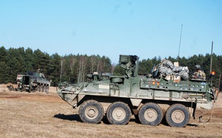 W ćwiczeniach zostały wykorzystane transportery Stryker