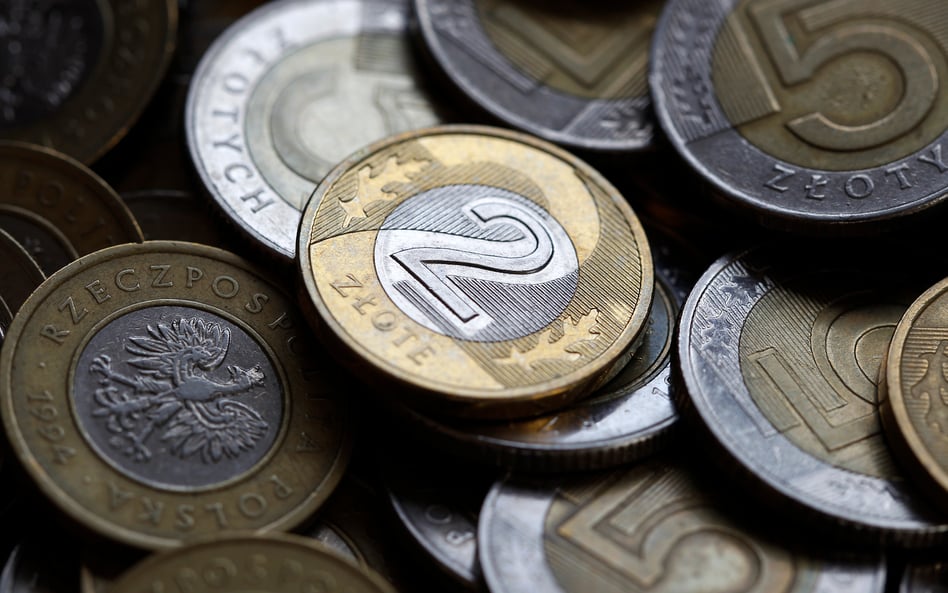 Złoty stabilny przed ważnymi danymi