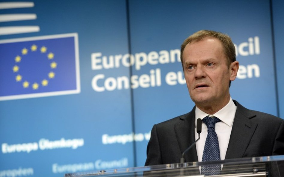 Tusk: Ostrożnie z porównaniami do stanu wojennego i "nocnej zmiany"