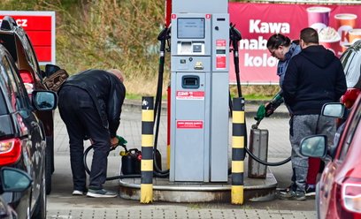 Rząd uspokaja, eksperci alarmują. Zapasy paliw mogą być niższe niż deklarowane