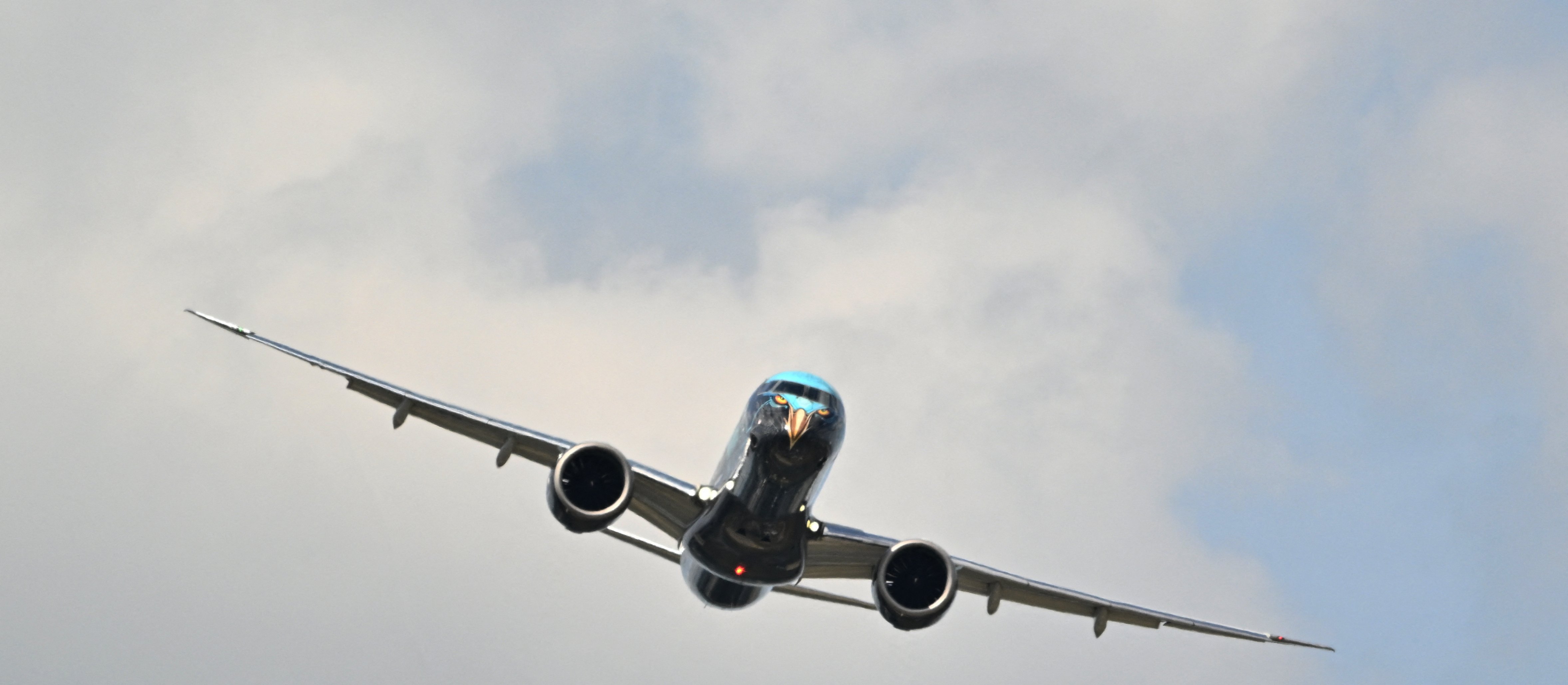 Embraer's large  deal in India. A blow to Russian plans