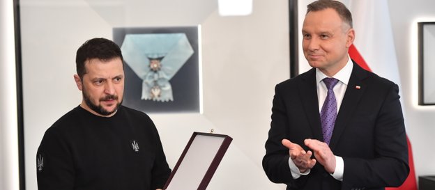 Wołodymyr Zełenski, w uznaniu zasług w pogłębianiu stosunków między Polską a Ukrainą, za działalność