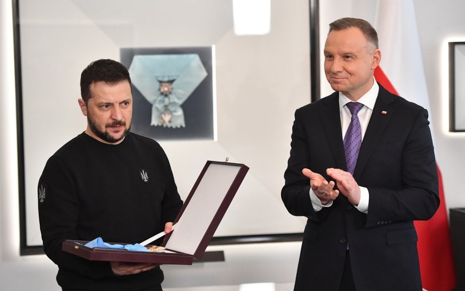 Wołodymyr Zełenski, w uznaniu zasług w pogłębianiu stosunków między Polską a Ukrainą, za działalność