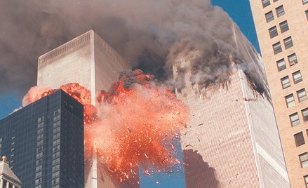 Drugi z porwanych samolotów uderza w Wieżę World Trade Center, 11 września 2001 roku