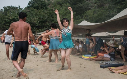 Reżimowy wypoczynek – plażowanie w Korei Północnej