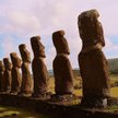 Posągi z Wyspy Wielkanocnej, fot. AndrewGill73