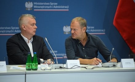 Donald Tusk zarządza kryzysem