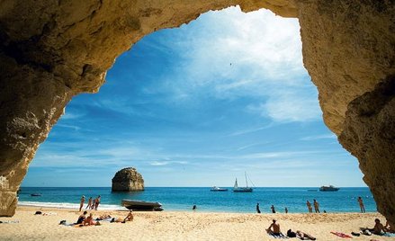 Do chłodnej wody nie należy wchodzić zbyt szybko, grozi to bowiem szokiem termicznym