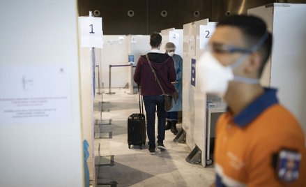 Port lotniczy Paryż-Roissy-Charles de Gaulle, strefa testowania pasażerów przy pomocy testów antygen