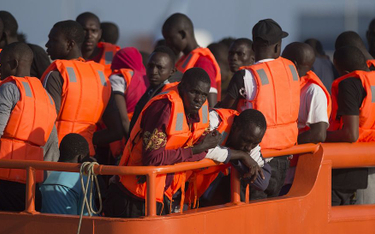 Ratowali migrantów na Morzu Śródziemnym, stracili już drugą banderę