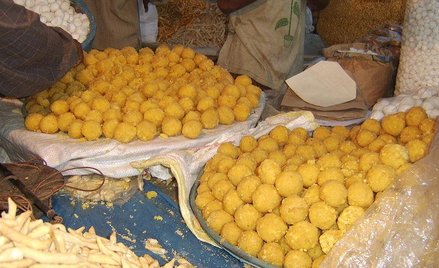 By Belayet Hossain (Bellayet) (Own work) [GFDL (http://www.gnu.org/copyleft/fdl.html), CC-BY-SA-3.0 